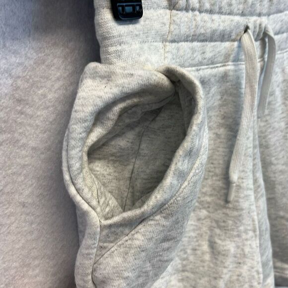 NIKE Girl’s Outfit Set Kids Medium Heather Gray Cropped Sweatshirt & Shorts 2 Pc - Picture 4 of 11